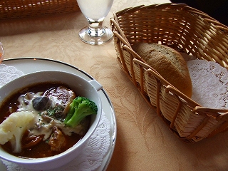 ビーフシチューとアールグレイのパン